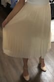 This skirt gives me serious Lauren Conrad vibes. Very flowy and great quality. Very airy - Rosie A.