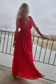 So comfortable, light, but very rich in material and expensive looking. I danced 8h and it didn't move at all. - Miona S.