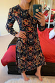 Love love LOVE the print, but the material is very thin and it's not structured at all. It looks much more fitted in the pictures but is actually very loose through the waist. - Lara S.
