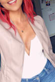 It fit so comfortably and the fabric is amazing - Chantelle F.