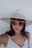 Beautiful summer look and a great combination with the glasses also from Lulus. - Nadine K.