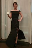 I wear this to a wedding, it fits like a glove and is gorgeous. The side zipper doesn't move smoothly so I used wax paper to improve it. Only thing is that you may not be able to eat a lot of food with this dress on since the belt will be right around the stomach :P but that's not a problem. - Wenjun X.