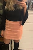 So it's kinda see-through so I'd definitely wear a black bra! This is such a cute top! Even if your a little bigger chested - Aleyna W.