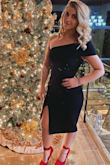 Dress fit beautifully. Don't need to wear a bra. Amazing will def wear again - Anna S.
