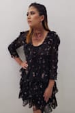 This dress is beautiful and good quality. - Mariuxi S.