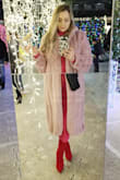 I really like it even though it's a bit large.
Looks expensive, very comfortable, cute color. - Snejana C.