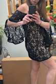 Cute dress, very nice sleeves, but a little bit short! - Nadine F.