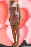 Beautiful color and fits flattering!
I love that dress! - Marina L.