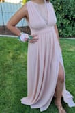 I liked the dress it just got a little big but it's beautiful - Rafaela P.