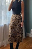 Runs a little long. Ordered medium, but exchanged for small. XS would probably be even better as it would sit slightly higher on the waist. Regardless exact look I was going for. - Edyta G.