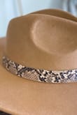 I think it's a beautiful hat for the price, though it looks a bit cheap in my opinion! But still very beautiful! - Ana W.