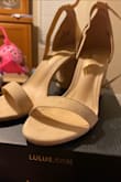 I like the way shoes is look beautiful and good - Cha Y.