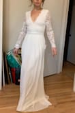 Tried it in a Small and an XS, small is the size in pics.. Back was killer both times. Didn't like how it hugged my torso tho. 
Small: sleeves fit too loosely.
XS: ribs fit too small to get arms to fit nicer. - Anna G.