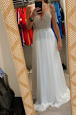 Very beautiful! I love this Dress, the size is perfect for me!! I really recommend - Hilany T.