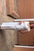 Me encanto súper lindo las medidas así como las quería solo poco largo Pero lo mande a cortar y el quedó perfecto me encanto me sentí súper cómoda pensaba mucho yo soy un poco gordita y la talla fue 16 xl es súper - Jilma A.