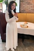 Amazing dress > she looks fantastic and elegant thank you Lulus - Yenny M.
