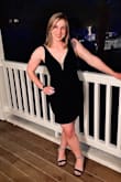 I absolutely LOVE this dress!  It was tight in all the right places, and made me feel like a million bucks. I cannot wait to wear this again.

I did not need a bra for this as the wiring in the bust held everything in place! - Anna S.