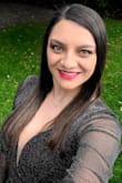 I used this to complement my look as a wedding guest, and was perfect. It is super classy. - Juliana N.
