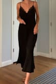 Thus casual dress would be perfect for brunch or beach day. It's a little too plain for my liking and runs slightly large. - Lindsey V.