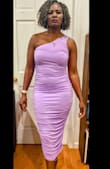 It's a sexy beautiful dress. Everyone said that I looked elegant - Lenny R.