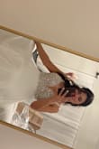 El vestido es hermoso, solo tuve que cortar un poco de largo, pero es realmente hermoso & recibí muchos elogios en mi boda..Muchas gracias Lulus. - Yuliana D.