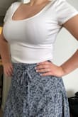 My waist is 29-30 inches and a medium fit perfectly! Perfect light skirt for summer - Yuliya G.