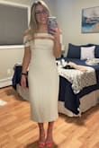 This dress is very cute! Flattering and comfortable - Dynnea B.