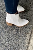 True to size on the tighter side but certainly wouldn't go any bigger, better then in the picture and fantastic quality. Shipped to Australia quickly as well. Highly recommend - Nikki D.
