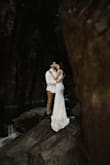I wasn't sure if it would fit but it fit perfectly!
I used it for save the date photoshoot
I would order it again! It is very elegant! - Mariel A.