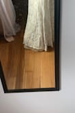 I loved it but, the lower lining of the dress is long, it sticks out of the dress - Guisella D.