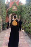El vestido es hermoso y llego de acuerdo al tiempo acordado. Lo use pasa una boda y recibí varios cumplidos. La única observación sería que viene muy largo, por lo que en mi caso tuve que cortarlo pero, sin duda lo recomiendo. - Samantha H.
