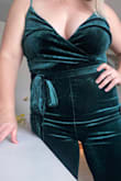 This is SO cute! Hugs all the curves in the right places. I'm on the petite side so I'm gonna need the straps slightly shortened as well as the hem but that's pretty standard for me. I LOVE this! True color as well - Courtney S.