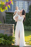 This was a beautiful dress for a photoshoot - Anisa H.