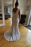 Beautiful dress. It is very soft and very comfortable to wear. I chose to size up so it wouldn't be too tight. It needs to be taken in a bit at the top, but the fit is fine around the bottom.
My weight is 70 kg and I'm 159 cm tall (or short). I ordered a size XL. - Maja G.