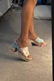 One of the best purchases I have ever made!!! I am very girly and it's giving Barbie - KIANEISHLY S.