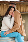 Simple, elegant, & gives a cozy-chic aesthetic! I love the soft cream/off white shade - it is versatile and easy to pair with various outfits. Fits true to size. Is extremely warm and comfortable - not itchy at all! Highly recommend! - Miranda F.