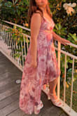 Bought on size larger (S instead of my usual XS) and it's perfect!
Recieved lots of compliments! - Mouna C.