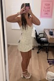 Fits perfectly. Straps are adjustable and stretchy - Isabelle S.