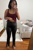 Love the material it's matte it has stretch ! I received so many compliments! These jeans accentuate your body shape and curves - Yudelca V.