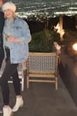 This is a super cute and easy sweater to throw on. Definitely front tuck it to create some shape at the waist ;) - Emilee B.