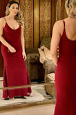 This dress is classic, comfortable, the fabric's texture is soft, highlighting your curves, and although it sounds so good to be true, the only thing I must say is that it is very long, so most likely you have to send to alter. - Diana M.