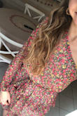 Just fell in love with this flowery dress. Very pretty print & colors. - Noémie C.