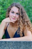 Wore this for senior pics and it was very comfortable and easy to move around in! - SILVIA O.